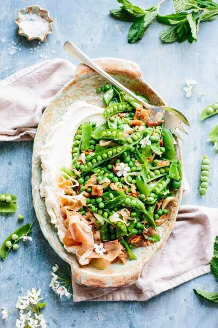 peas served with prosciutto and ricotta cheese