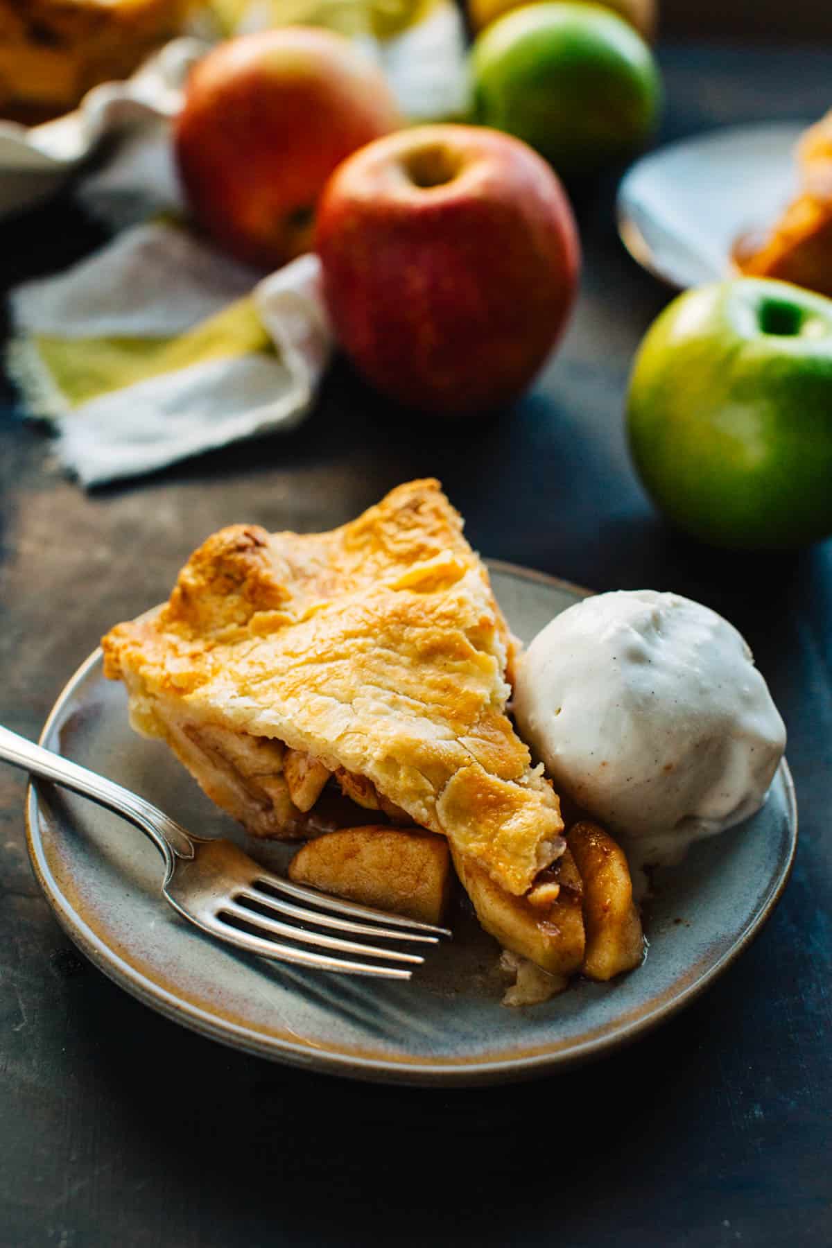 Easy Apple Pie Recipe (Just like Grandma Made!) - Little Spoon Farm