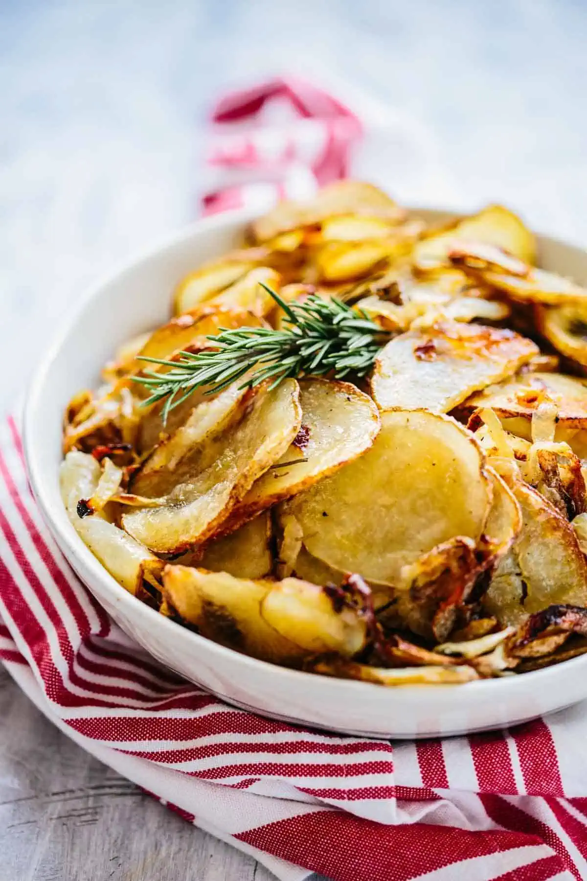 Crispy Skillet Roasted Mini Potatoes with Rosemary